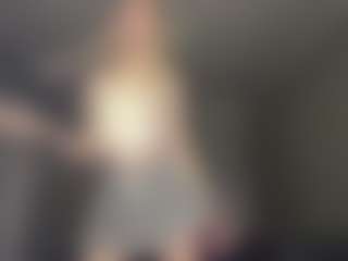 Bella's Live Sex Cam Show