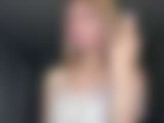 Live cam show with Bella - Blonde Hair on madthumbs