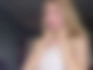 Bella's Live Sex Cam Show