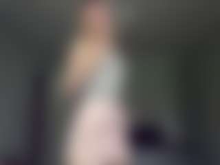 Bella's Live Sex Cam Show
