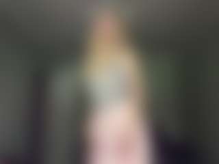 Bella's Live Sex Cam Show