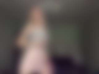 Bella's Live Sex Cam Show