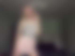 Bella's Live Sex Cam Show