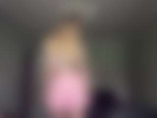 Bella's Live Sex Cam Show