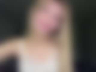 Bella's Live Sex Cam Show