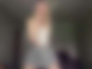 Bella's Live Sex Cam Show