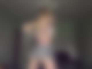 Bella's Live Sex Cam Show