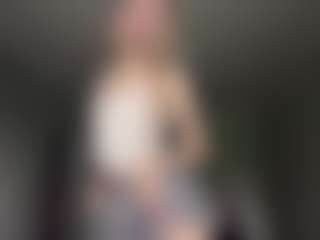 Bella's Live Sex Cam Show