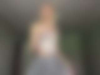Bella's Live Sex Cam Show