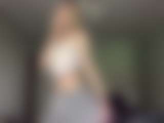 Bella's Live Sex Cam Show