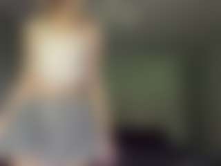 Bella's Live Sex Cam Show