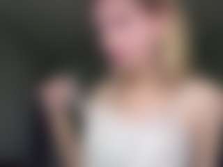 Bella's Live Sex Cam Show