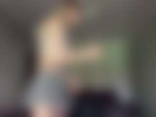 Bella's Live Sex Cam Show