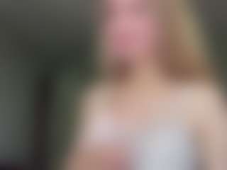 Bella's Live Sex Cam Show