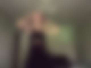 Bella's Live Sex Cam Show