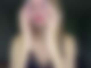 Live cam show with Bella - Brown Eyes Blonde Hair on Camsoda