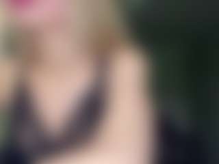 Bella's Live Sex Cam Show