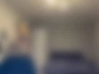 Live cam show with Bella - Solo on CamClone