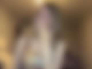 Bella's Live Sex Cam Show