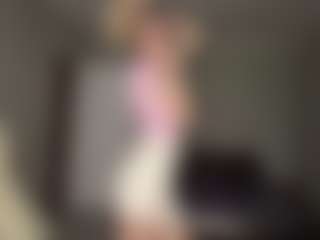 Bella's Live Sex Cam Show