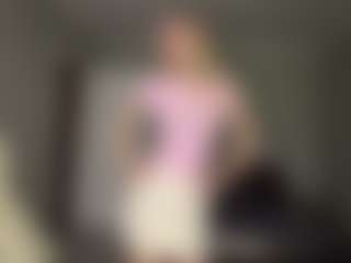Bella's Live Sex Cam Show