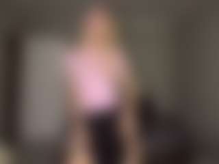 Bella's Live Sex Cam Show