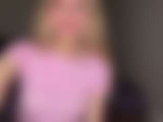 Bella's Live Sex Cam Show