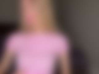 Bella's Live Sex Cam Show