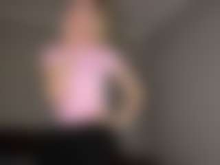 Bella's Live Sex Cam Show