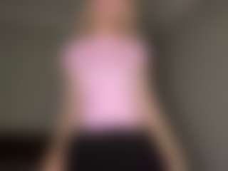 Bella's Live Sex Cam Show