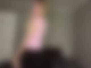 Bella's Live Sex Cam Show