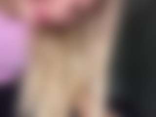 Bella's Live Sex Cam Show