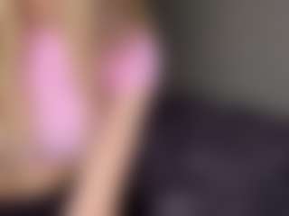 Bella's Live Sex Cam Show