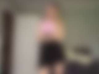 Bella's Live Sex Cam Show