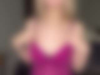 Bella's Live Sex Cam Show