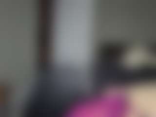 Bella's Live Sex Cam Show