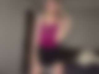 Bella's Live Sex Cam Show