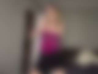 Bella's Live Sex Cam Show