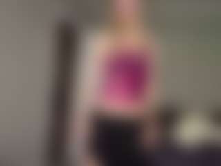 Bella's Live Sex Cam Show