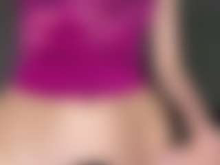 Bella's Live Sex Cam Show