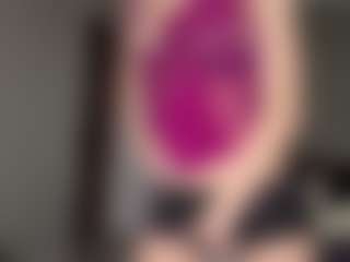 Bella's Live Sex Cam Show