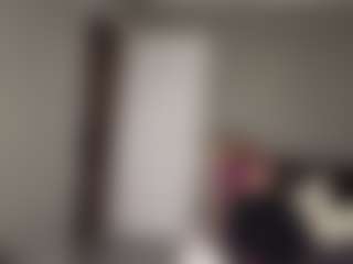 Bella's Live Sex Cam Show