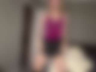 Bella's Live Sex Cam Show