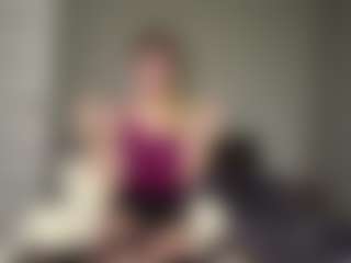 Bella's Live Sex Cam Show