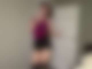 Bella's Live Sex Cam Show