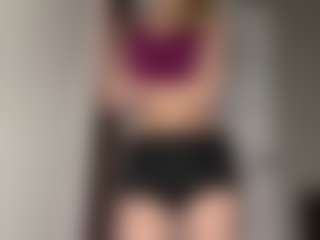 Bella's Live Sex Cam Show