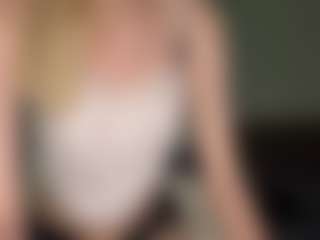 Bella's Live Sex Cam Show