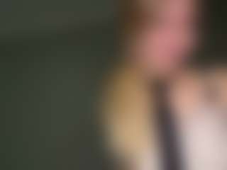 Bella's Live Sex Cam Show