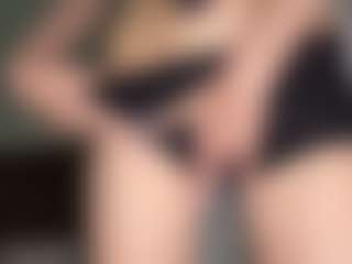Bella's Live Sex Cam Show