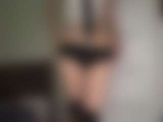 Bella's Live Sex Cam Show